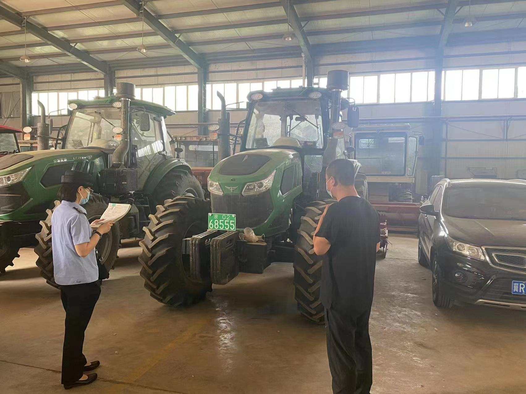 全面?zhèn)鋺?zhàn)“三夏” 北京堅(jiān)決打好農(nóng)機(jī)安全硬仗